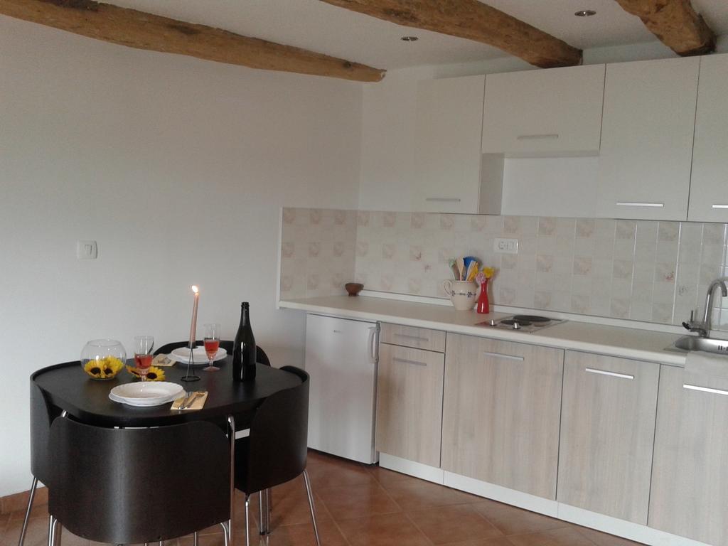Apartment Bella Vista 2 Buzet Rum bild