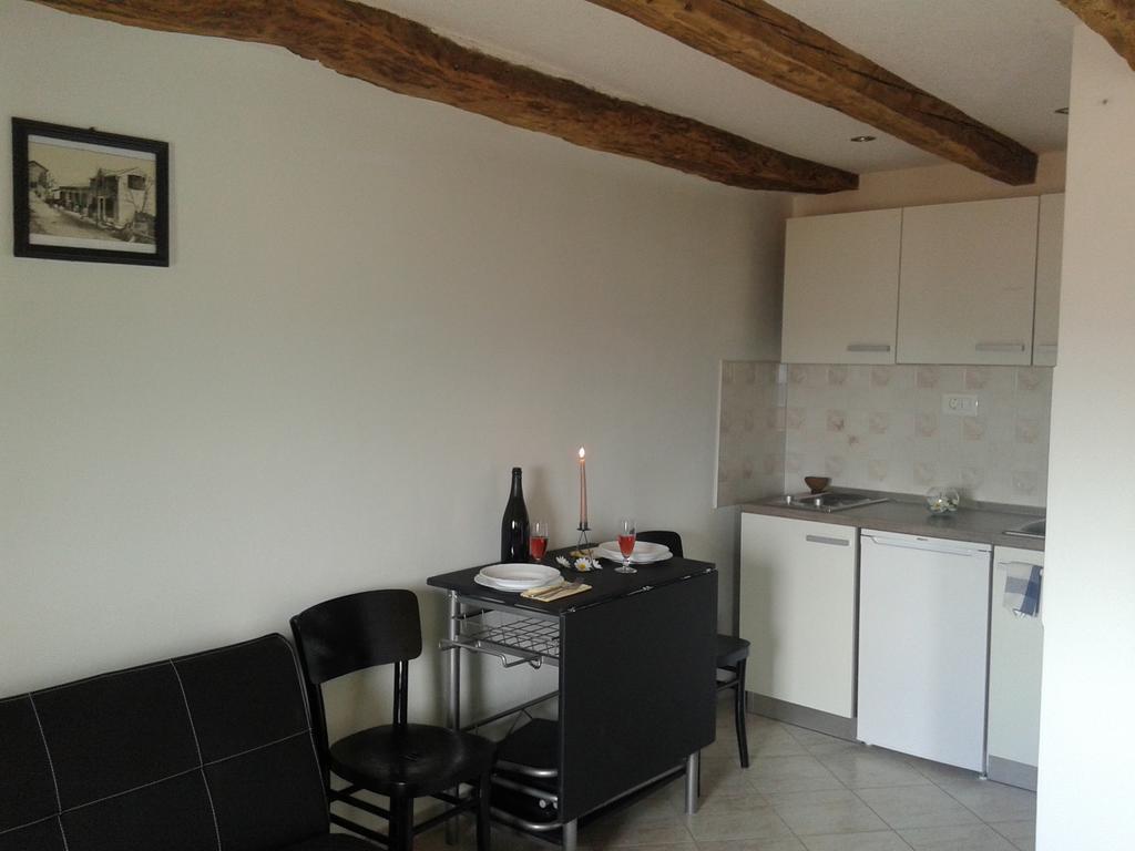 Apartment Bella Vista 2 Buzet Exteriör bild